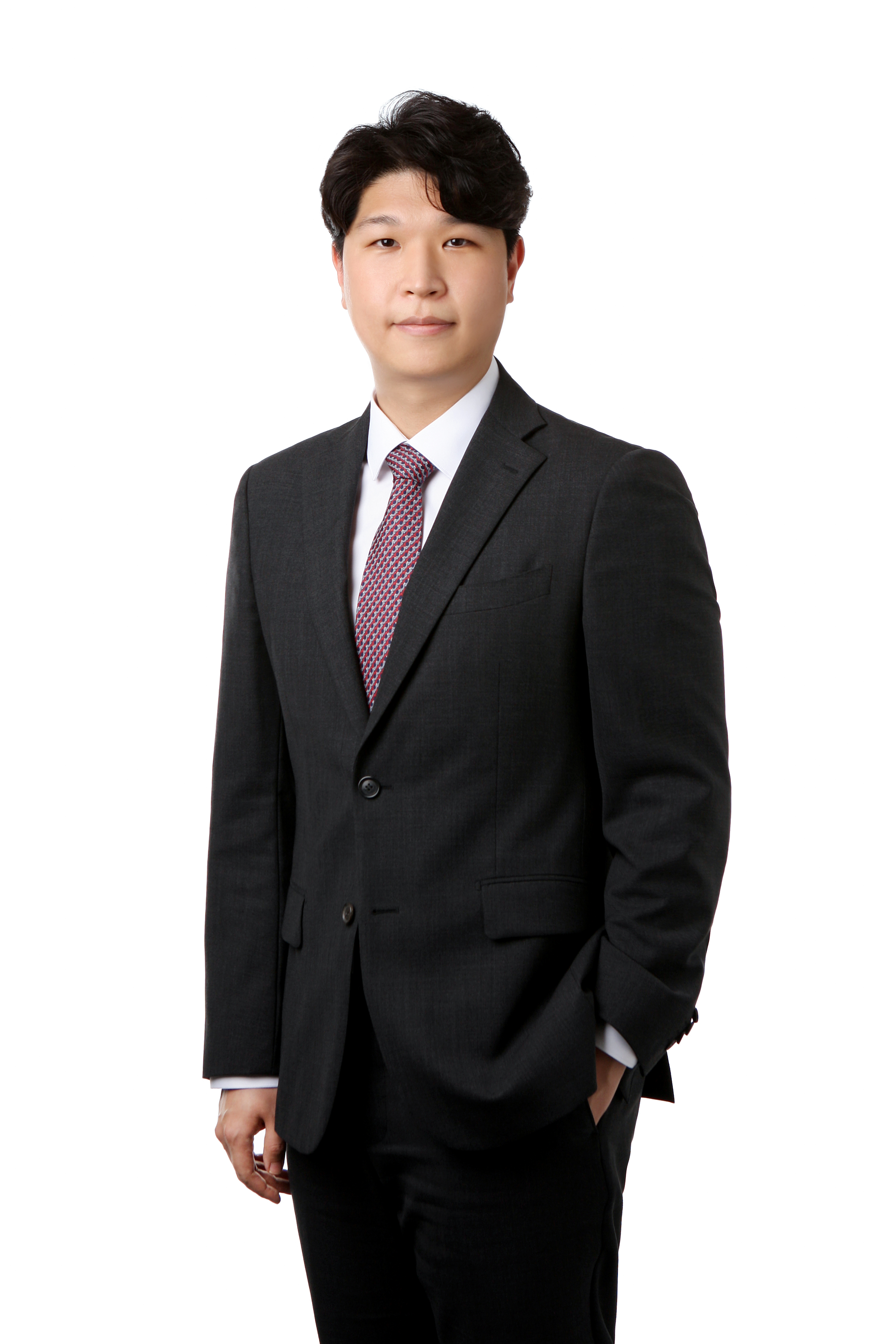 11. 이성현 변호사님 프로필.jpg