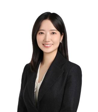 홍수정님_상반신 3.jpg